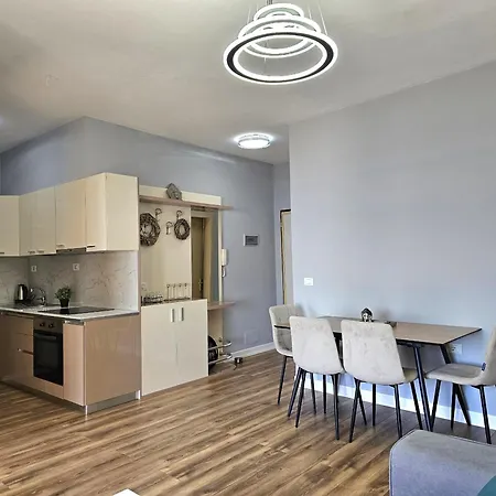 Apartman Holiday Apartmens In Saranda *