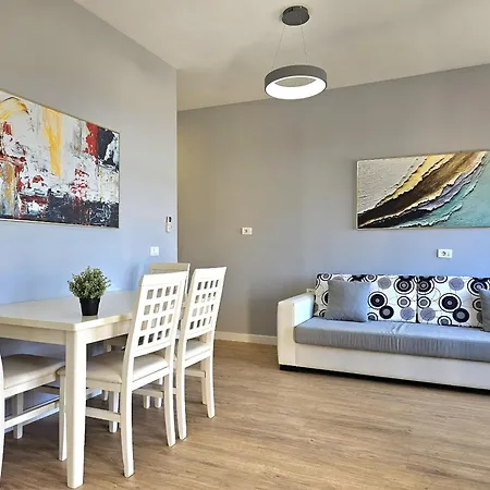 Apartman Holiday Apartmens In Saranda Saranda
